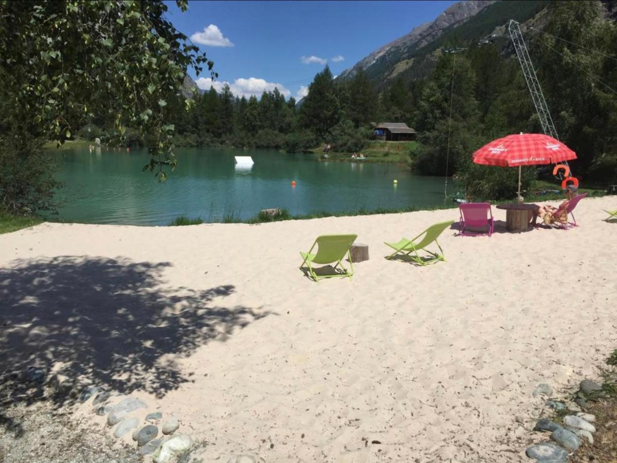 Moderne Dachwohnung Naehe Zermatt Mit Balkon Täsch Eksteriør billede