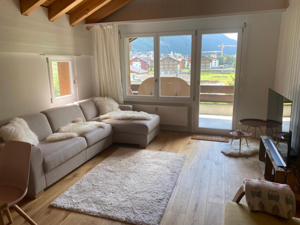 Moderne Dachwohnung Naehe Zermatt Mit Balkon Täsch Eksteriør billede