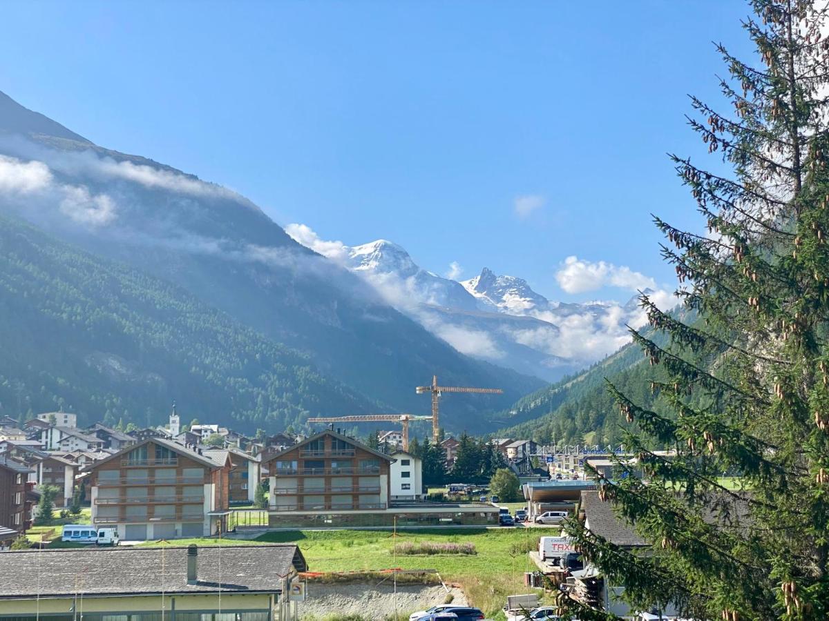 Moderne Dachwohnung Naehe Zermatt Mit Balkon Täsch Eksteriør billede