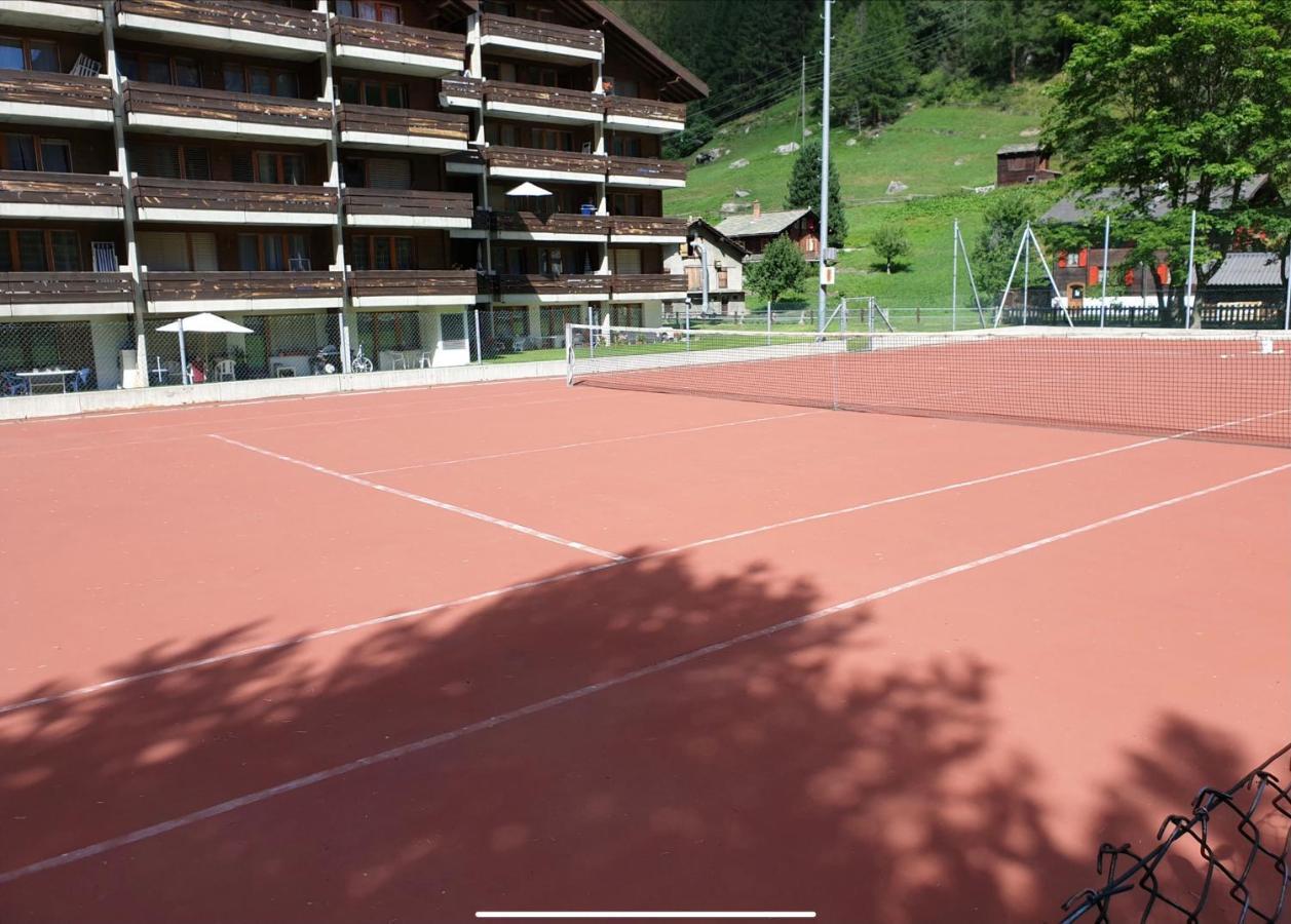Moderne Dachwohnung Naehe Zermatt Mit Balkon Täsch Eksteriør billede